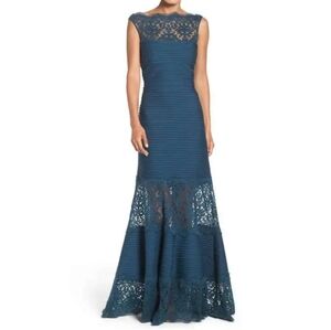NWT Tadashi Shoji Pintuck Jersey Boatneck Gown‎